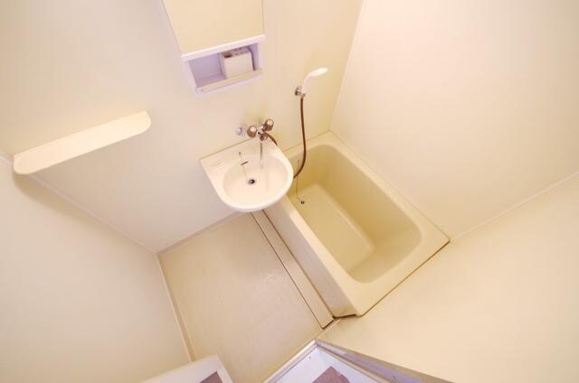 リヴレーヌ弐番館の物件内観写真