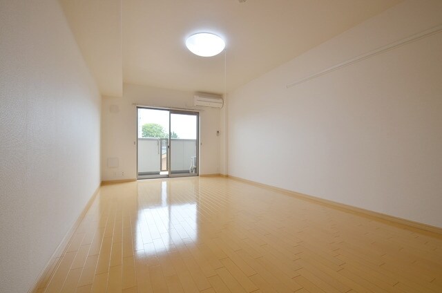 シーズンの物件内観写真