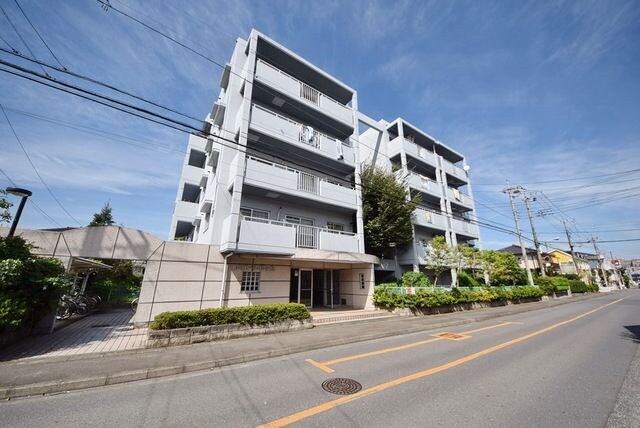 ルミエール松ヶ丘の物件外観写真