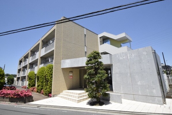 ＩＳＩＳ　２４（イーシス　２４）の物件外観写真