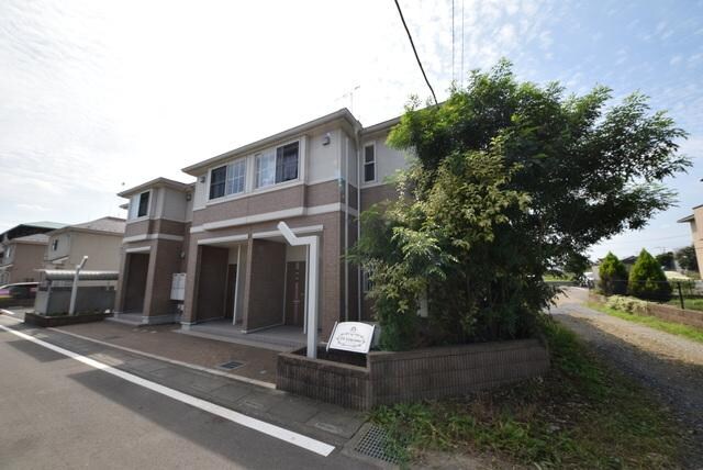 エル・グレイシャスの物件外観写真