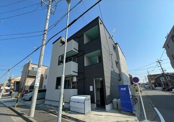 アラウンドスカイの物件外観写真