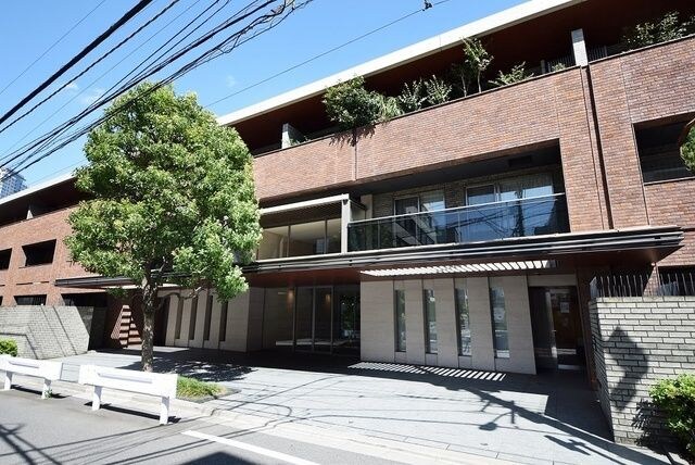 麻布第一マンションズの物件外観写真