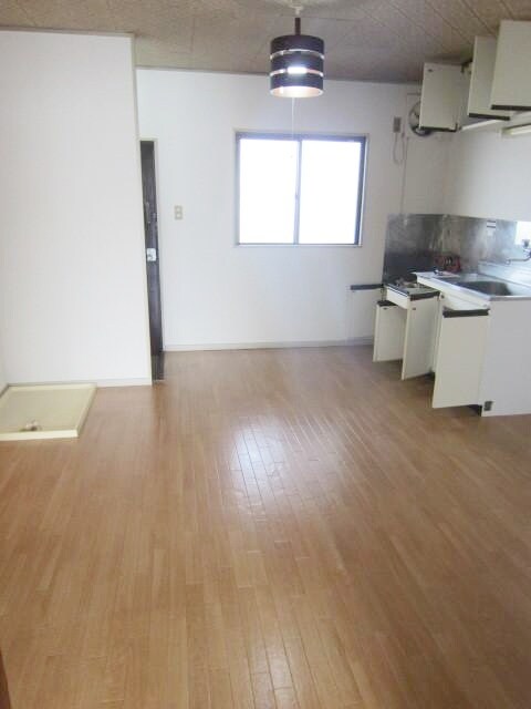 ニュークレセントビルの物件内観写真