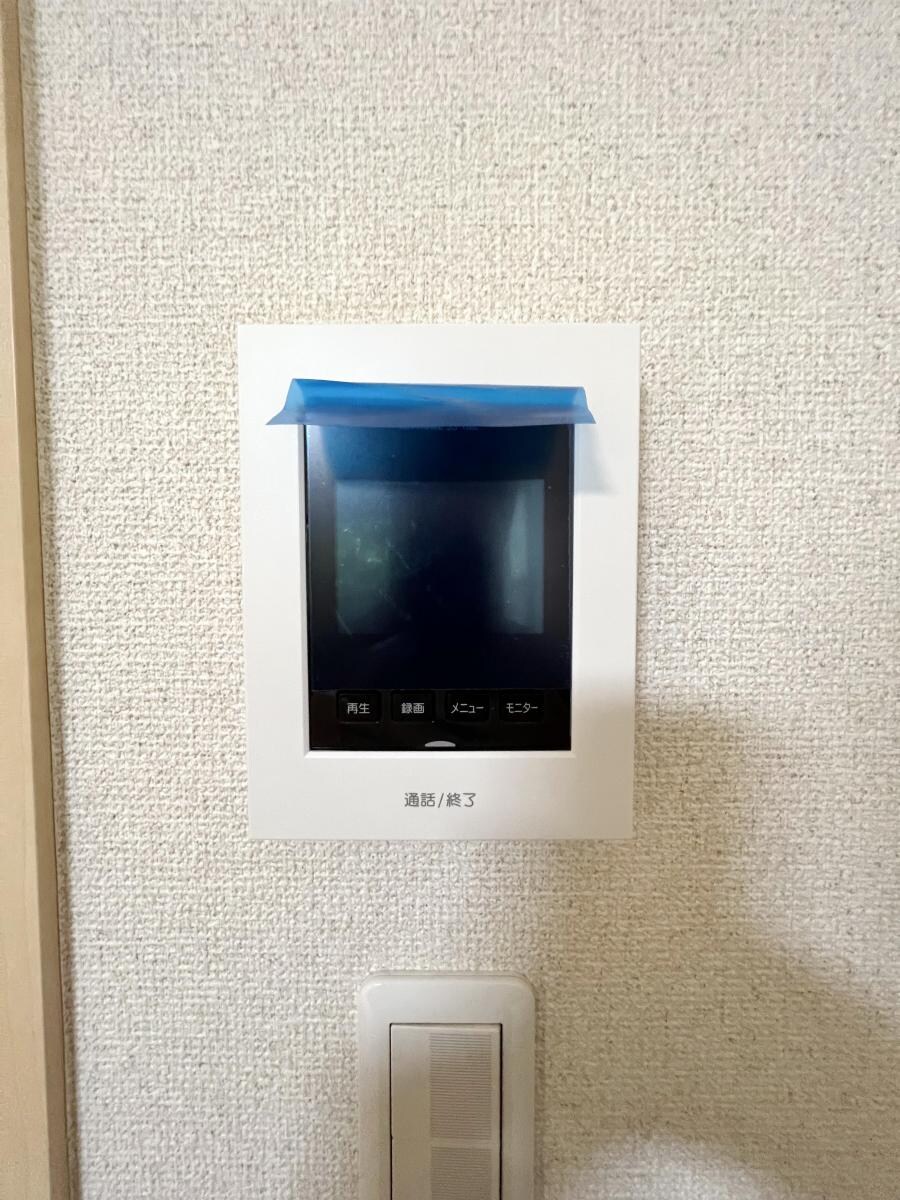 アザレ読売ランドＤ棟の物件内観写真