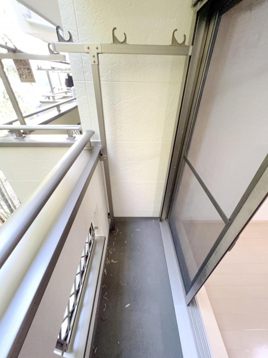 アザレ読売ランドＤ棟の物件内観写真