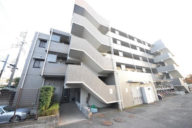 ニューリバーコートの物件外観写真