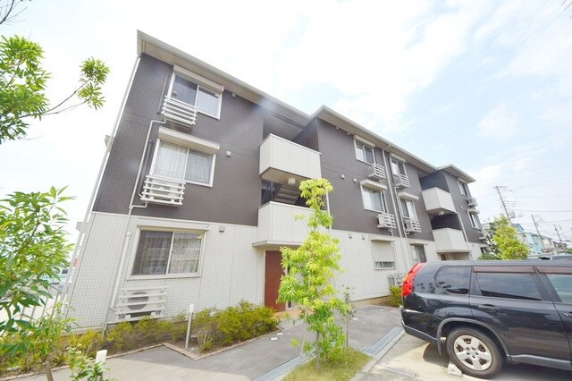 ロイヤルクレストの物件外観写真