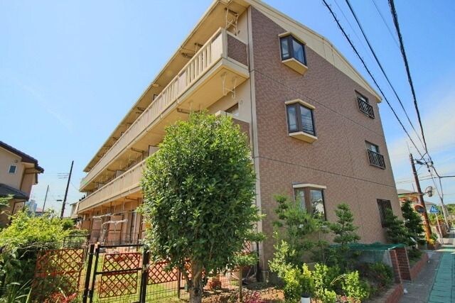 フルーエント芝山の物件外観写真