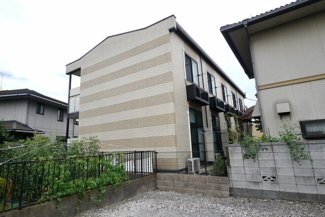 レオパレスボヌールの物件外観写真