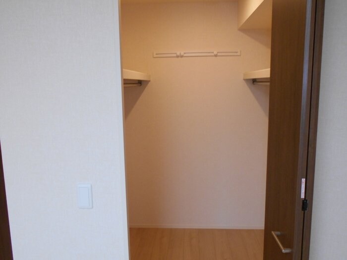 フェニックスIIIの物件内観写真