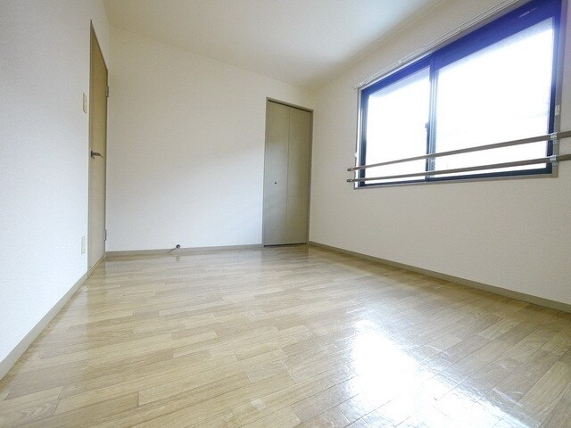 プリムヴェール弐番館の物件内観写真