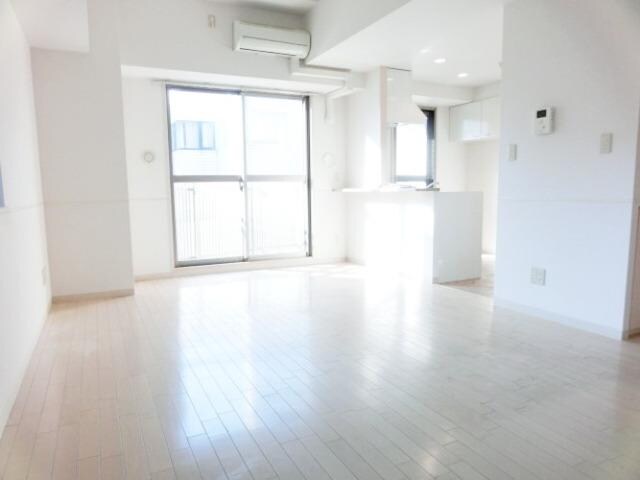 コンフォリア新中野IIの物件内観写真