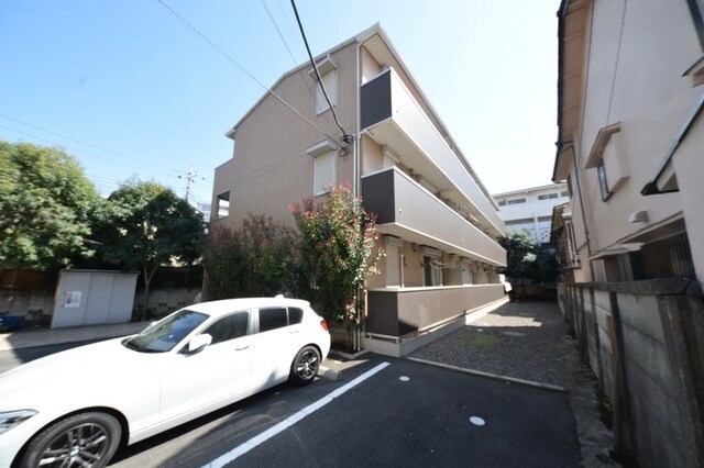 カーメル共栄の物件外観写真