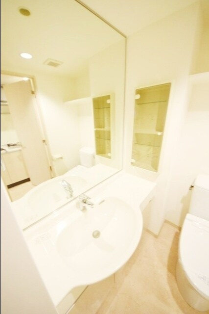 グランハイツ東新宿の物件内観写真