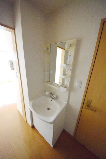 トゥリーフィールド壱番館の物件内観写真