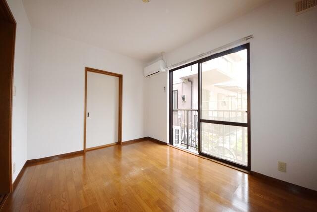 パルデンス山内の物件内観写真