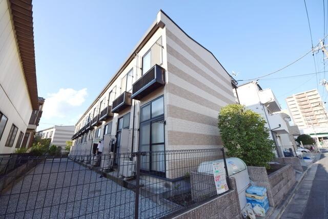 レオパレスゴールドストーンの物件外観写真