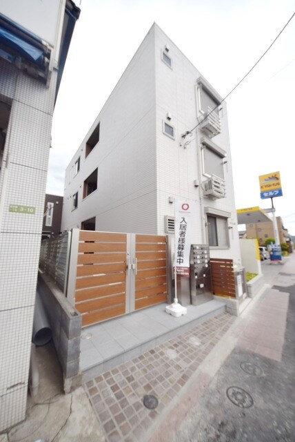 ファミユDの物件外観写真