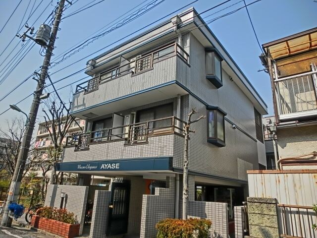 ワコーレエレガンス綾瀬の物件外観写真