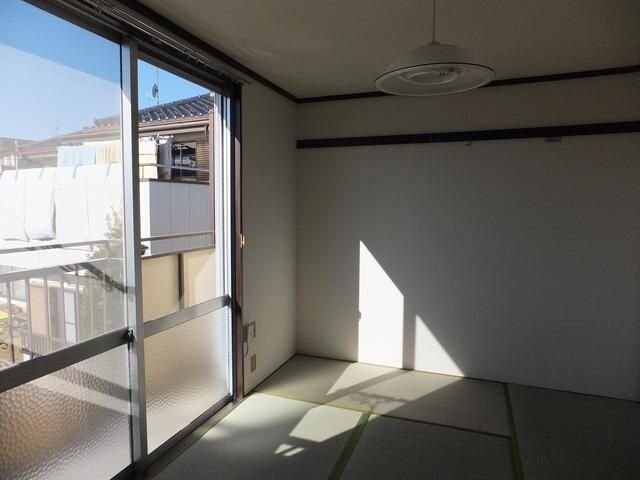 石川ハイツの物件内観写真