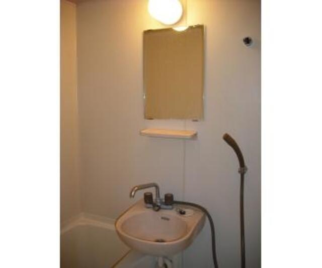 エステートピア吉川の物件内観写真