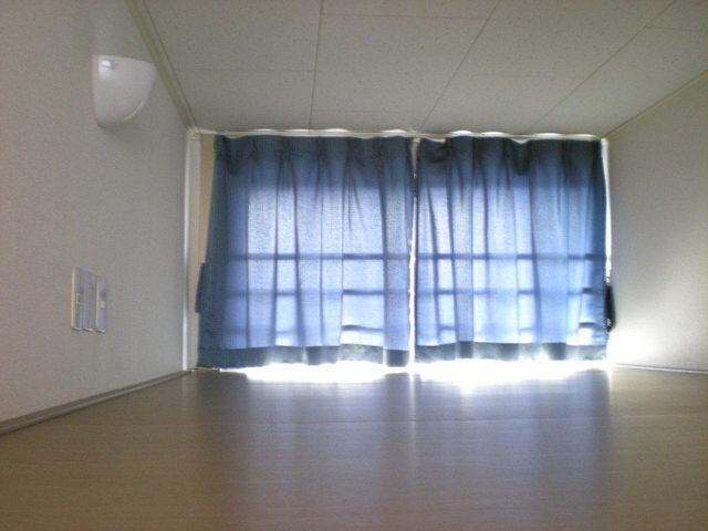 レオパレスラ　プランタンの物件内観写真