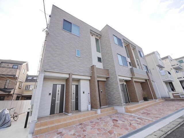 ラ・ティエラの物件外観写真