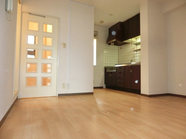 フローラ関富の物件内観写真