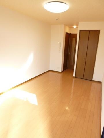 フローレス六番館９１３７２９の物件内観写真