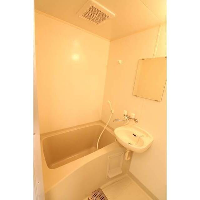 アドニスコートの物件内観写真