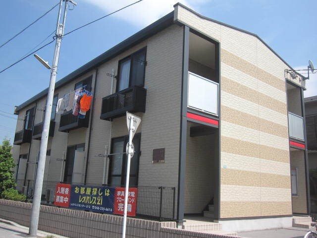 レオパレスウェルストンIの物件外観写真