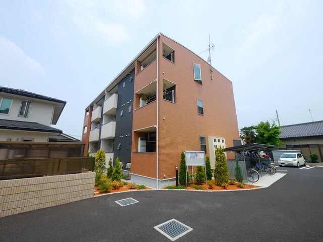 ニューグランドールの物件外観写真