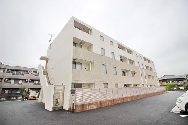 レジーナIの物件外観写真