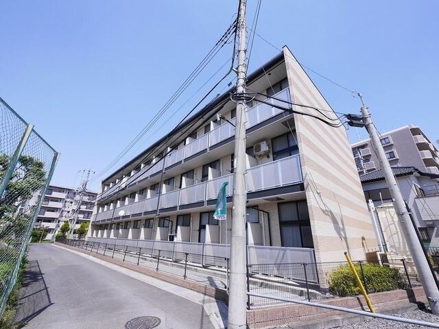 レオパレスＰｌａｃｉｄｏの物件外観写真