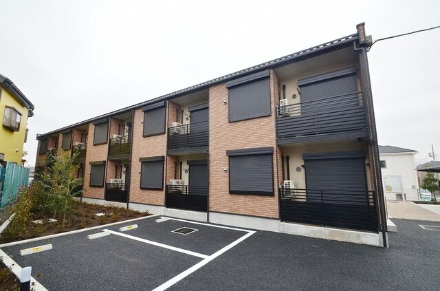 レオネクストレジナの物件外観写真