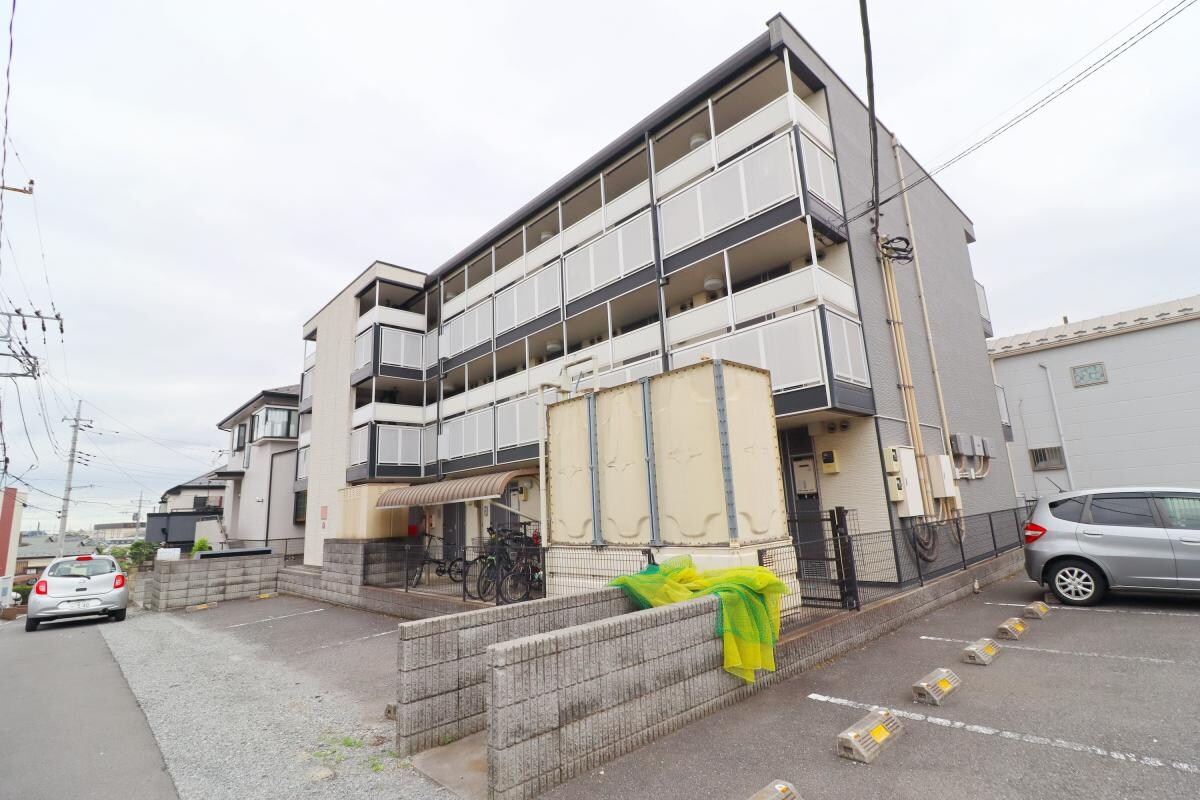 レオパレスＭＡＭＩの物件外観写真