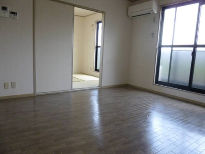 リバーサイド壱番館の物件内観写真