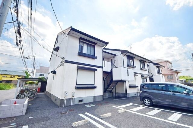 吉川タウンハウス　IIの物件外観写真