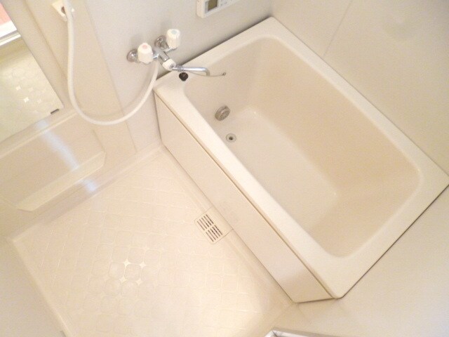 吉川タウンハウス　IIの物件内観写真