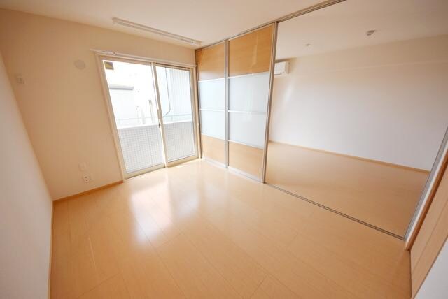 ロイヤルクレストの物件内観写真