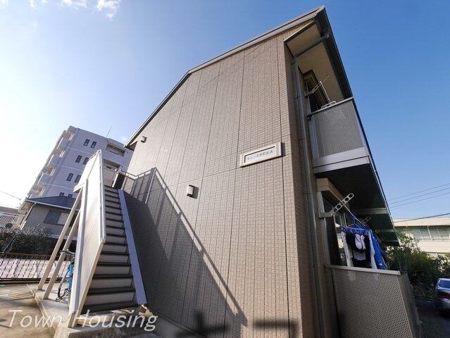 セレーヌ仲町台Ａの物件外観写真