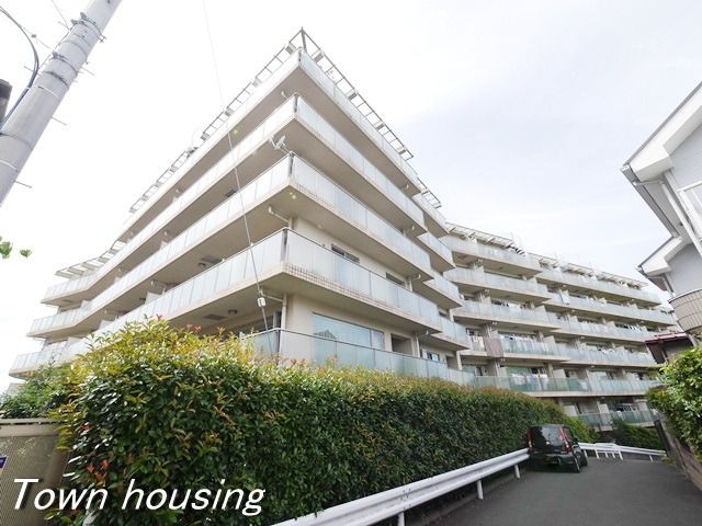 エル・クラウディア青葉の物件外観写真