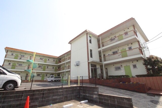 千草台谷本マンションの物件外観写真