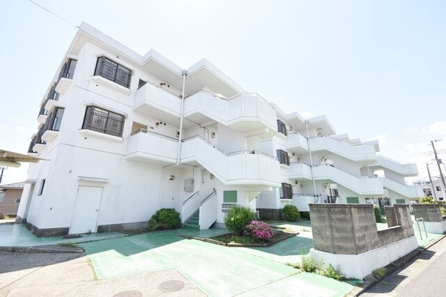 ロイヤルプラザ湘南の物件外観写真