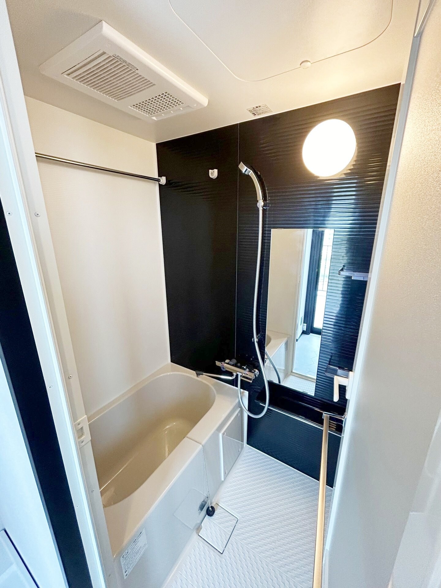 エストゥルース横浜子安の物件内観写真