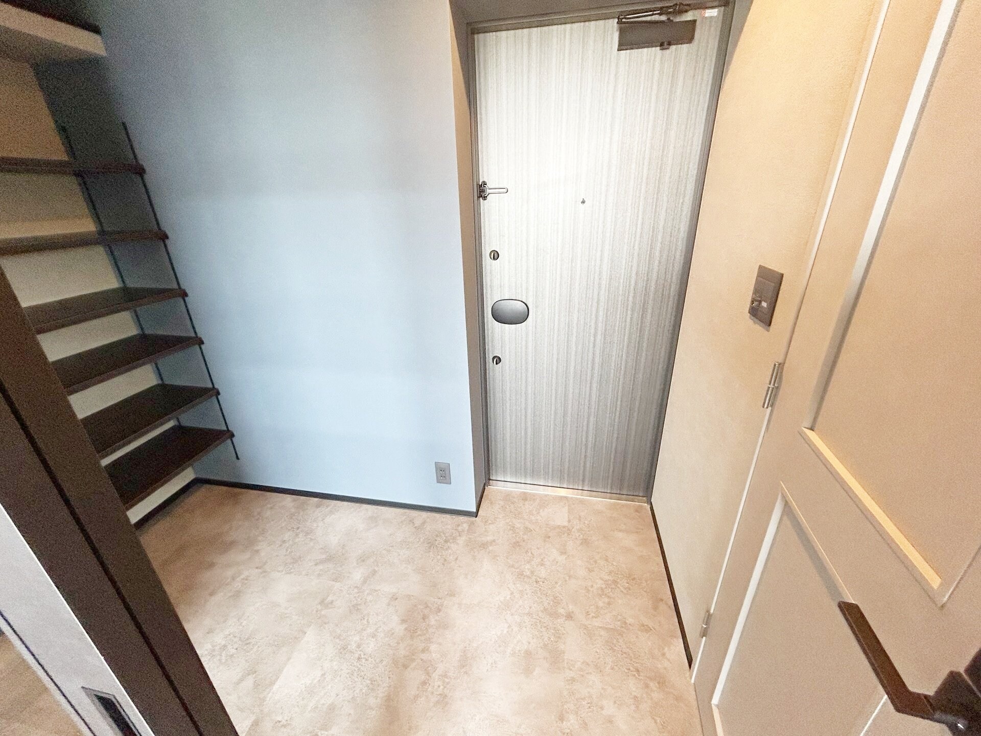 エストゥルース横浜子安の物件内観写真