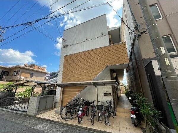 Win荒子(ウィンアラコ)の物件外観写真