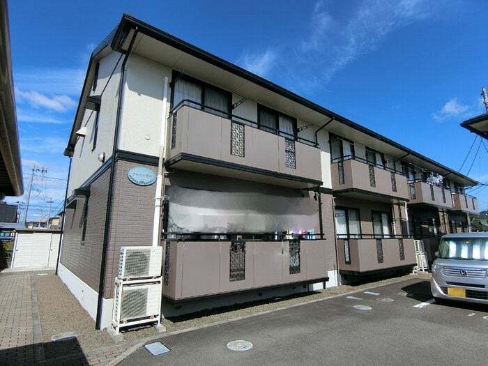 クレール若林の物件外観写真