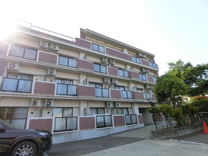 ラ・ステートハウスの物件外観写真